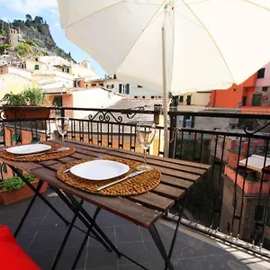 Diara, La Casa A Colori Con Terrazzo Vernazza